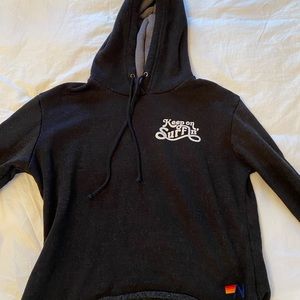 AVIATOR NATION BLACK SURFIN CROPPED HOODIE